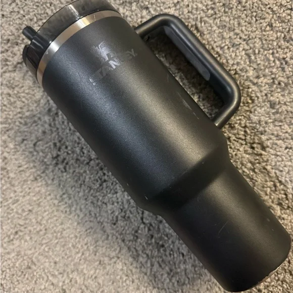 40oz Stanley Tumblers - Picture 4 of 5